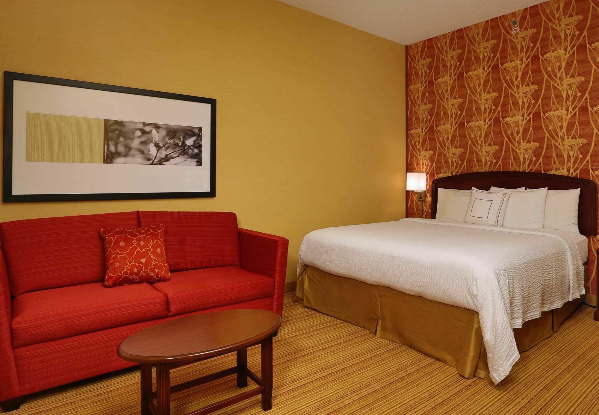 Готель Courtyard By Marriott Springfield Airport Екстер'єр фото